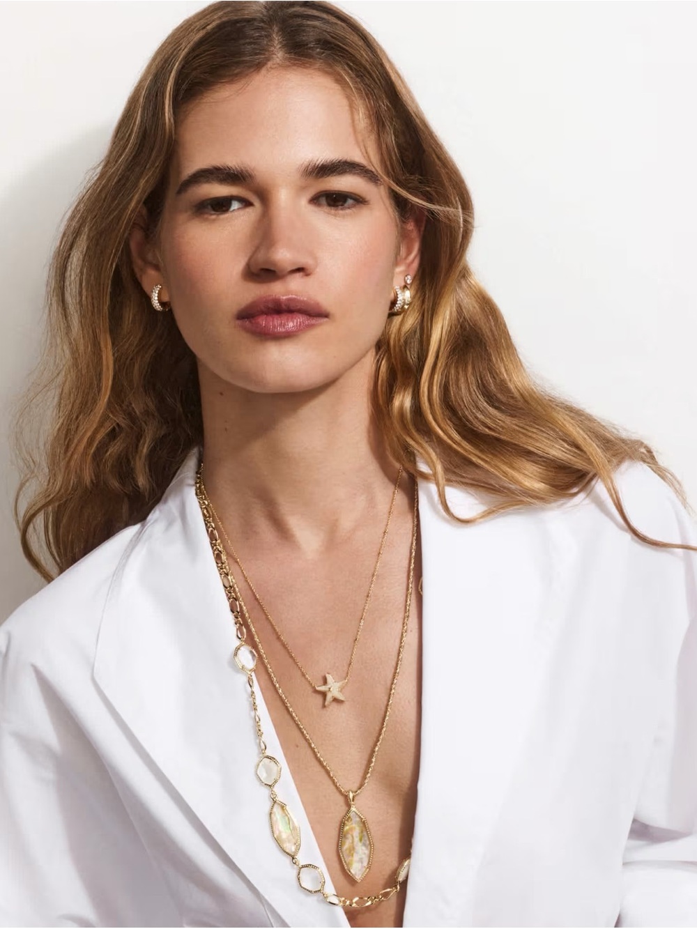 NWT KENDRA SCOTT Ophelia Gold Large Long Pendant Necklace
